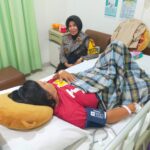 Kapolsek Ujung Tanah Tunjukkan Kepedulian, Jenguk Istri Personelnya yang Sakit