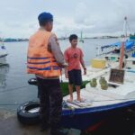 Satpolair Polres Pelabuhan Makassar Gencarkan Patroli Dialogis: Antisipasi Cuaca Ekstrem Demi Keselamatan