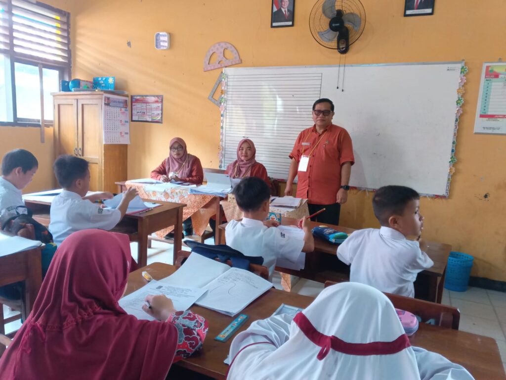 Peningkatan Pendidikan di Kecamatan Telukjambe Timur Melalui Kegiatan Penilaian Prestasi