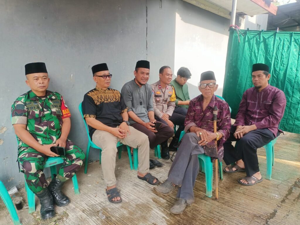 GIAT SINERGITAS TNI – POLRI MELAKSANAKAN TAKJIAH ALM. IDIM KURNIAWAN, KETUA POKDAR KAMTIBMAS KELURAHAN CIKETINGUDIK**