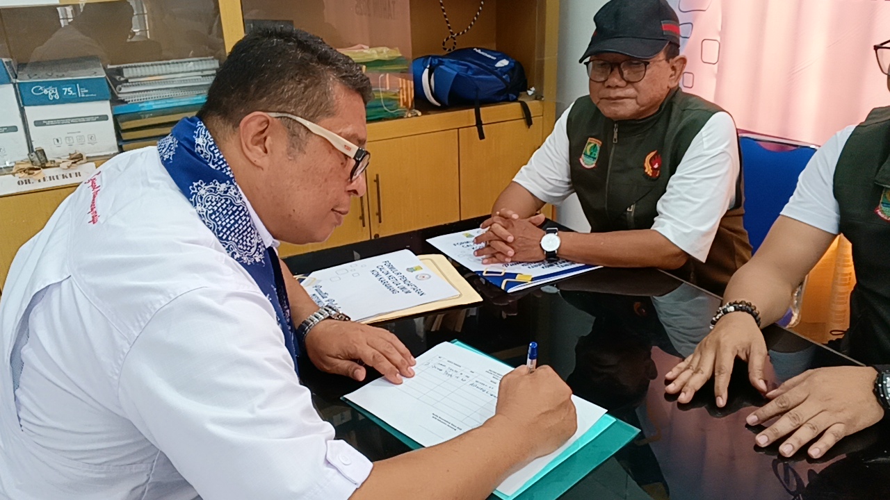 Arnold Silalahi Menyerahkan Berkas Calon Ketua KONI Dan Siap Ke Jenjang Tahapan Berikutnya