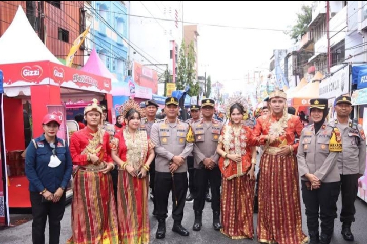 Kapolres Pimpin  Festival Cap Go Meh: Antisipasi Copet dan Jaga Kenyamanan Pengunjung
