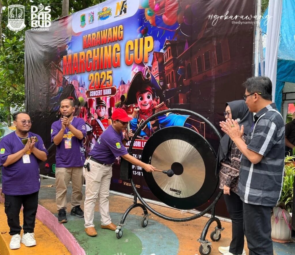 Kepala Dinas Pariwisata dan Kebudayaan H. Jaeni.Spd.M.M.Pd Membuka Festival Marching Cup Di Wonderland Adventure Galuh Mas Karawang