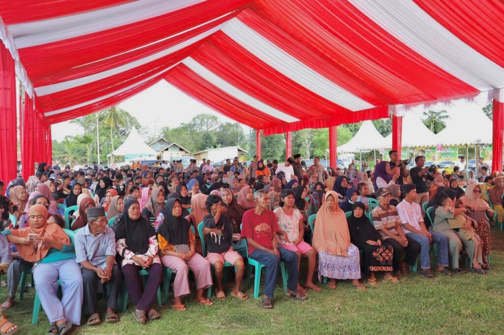 Sambut Idul Fitri, Polres Kolaka Gelar Pasar Murah Bersama PT. IPIP