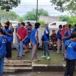 Demo Kurir Lazada Tuntut THR 20% di Depan Kantor Disnakertrans