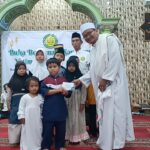 Santunan Anak Yatim Piatu di Masjid Jami Al-Furqon Azzahra, Tanjung Pura Karawang Barat