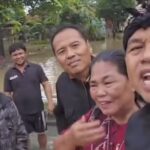 Gubernur Jawa Barat Dedi Mulyadi Tinjau Warga Terdampak Banjir di Karangligar