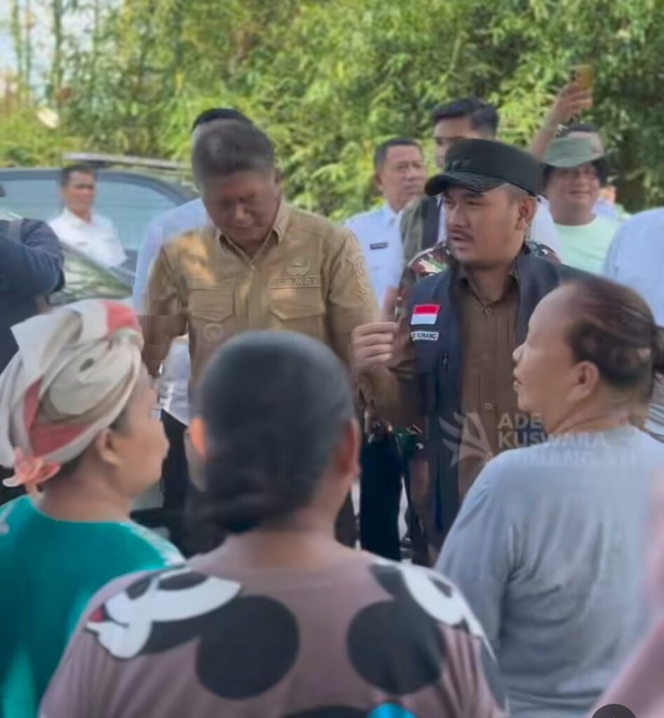 Bupati Tinjau Lokasi Banjir di Cipayung, Pastikan Bantuan Cepat Tersalurkan