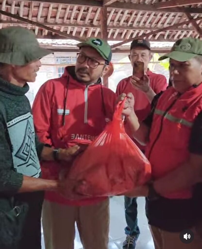 PDI Perjuangan Salurkan 1.500 Nasi Bungkus Setiap Hari untuk Korban Banjir di Kalang Ligar