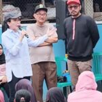 Anggota DPR RI Rieke Diah Pitaloka Berikan Santunan dan Dialog dengan Warga Purwadana, Karawang