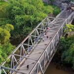 Warga Karawang Selatan Pesimistis Jembatan Bailey Rampung Sebelum Lebaran