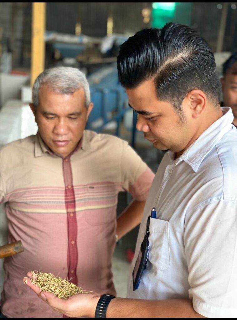BULOG KARAWANG SERAP DELAPAN PULUH LIMA PERSEN PANEN GABAH PETANI BEKASI