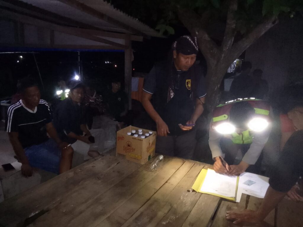Polsek Blanakan Razia Miras untuk Ciptakan Suasana Kondusif Saat Takbiran