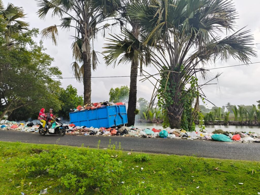 Sampah Menumpuk di Pinggiran Sungai, Butuh Perhatian Pemerintah Daerah Kabupaten Takalar, Sulawesi Selatan