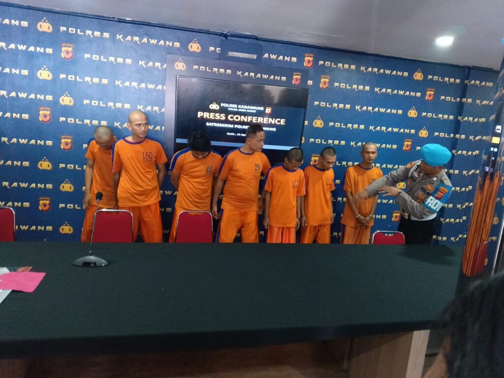 POLRES KARAWANG GELAR KONFERENSI PERS TERKAIT KASUS PENCURIAN KENDARAAN BERMOTOR DI TIGA LOKASI BERBEDA