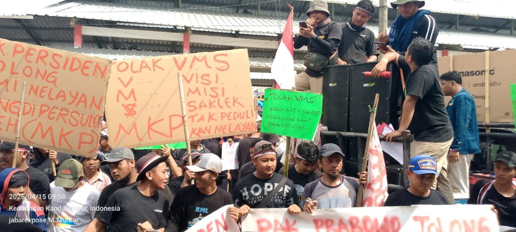 Nelayan Cumi Eretan Wetan Gelar Aksi Besar Tolak VMS, Minta Pemerintah Dengarkan Suara Rakyat Laut