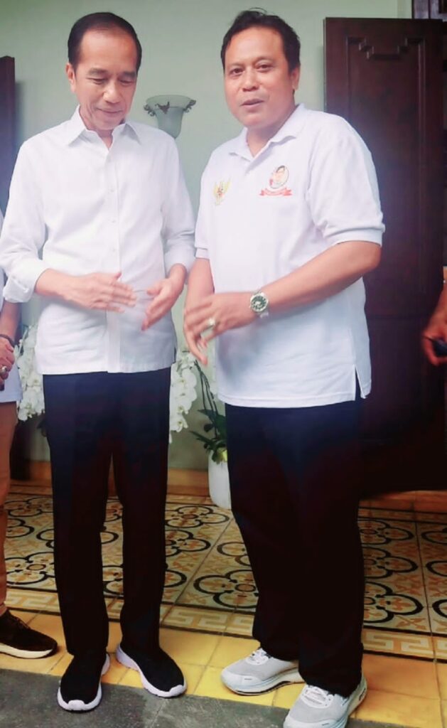 Wakil Ketua Dewan Pakar DPP LSM ELANG MAS Prof.Dr.IPt. Sudiarsa Boy Arsa, Ph.D yang juga Sekjen Gribranholic Nusantara Mohon Restu Kepada Presiden RI Ke-7 Joko Widodo
