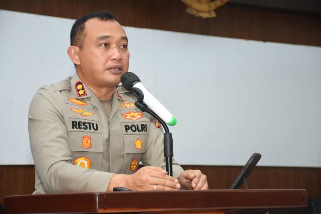 Tatap Muka Perdana Jajaran Polres Bulukumba, AKBP Restu Gaungkan Polisi Pelayan Masyarakat