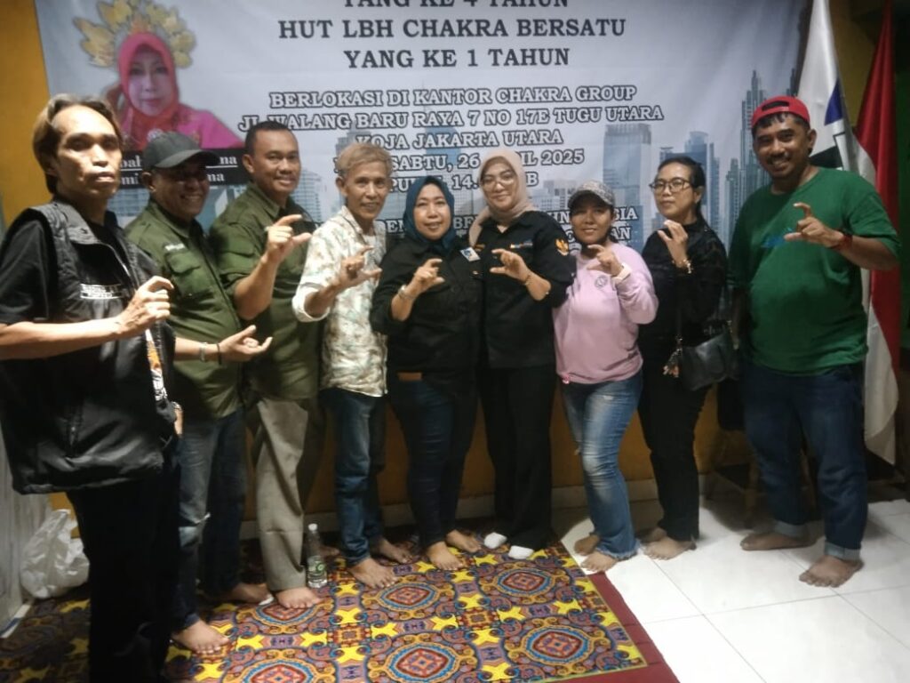 Dalam Rangka Milad Habibah Binti Ganna ke 49 serta Chakranews.com ke 4 dan LBH Chakra Bersatu ke 1 Berikan Santunan kepada anak Yatim