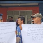 Minta Copot Ketua RW nya, Warga Kepung Kantor Lurah Suangga