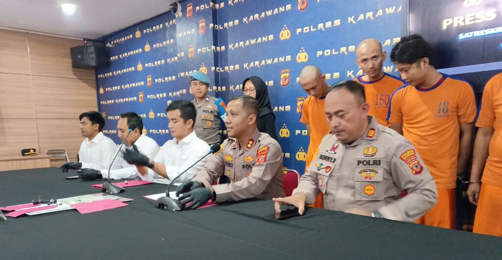 POLRES KARAWANG GELAR KONFERENSI PERS TERKAIT KASUS PENCURIAN KENDARAAN BERMOTOR DI TIGA LOKASI BERBEDA