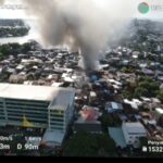Si jago merah melahap 17 rumah warga hangus terbakar di jalan abd kadir II kota makassar.
