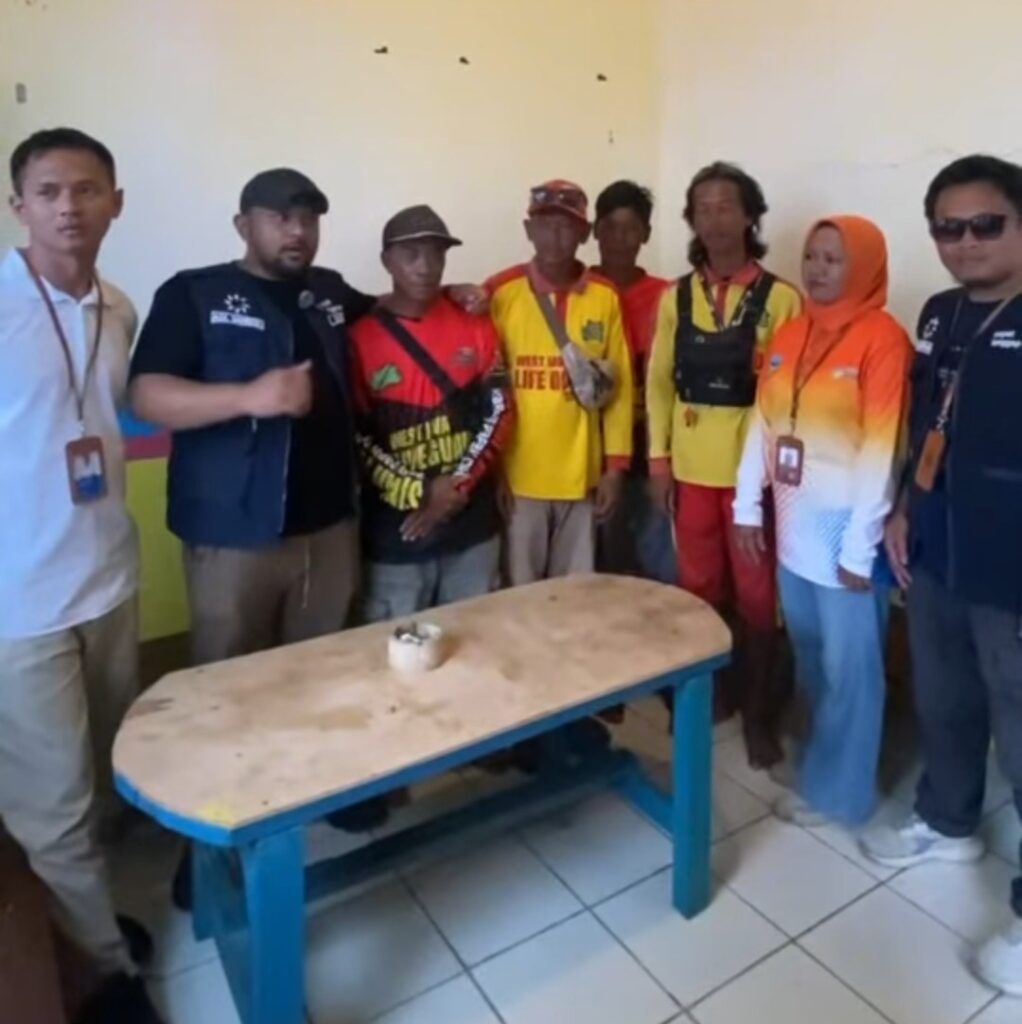 Wakil Bupati Garut Temui Tim Balawista di Pantai Sayang Heulang, Dorong Peningkatan Kesejahteraan Relawan
