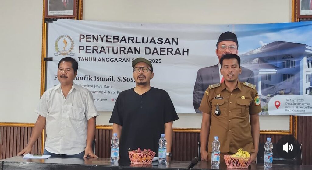 Kang Pipik Sosialisasikan Perda Penyelenggaraan Kesejahteraan Lanjut Usia di Desa Sukamakmur, Kecamatan Telukjambe Timur