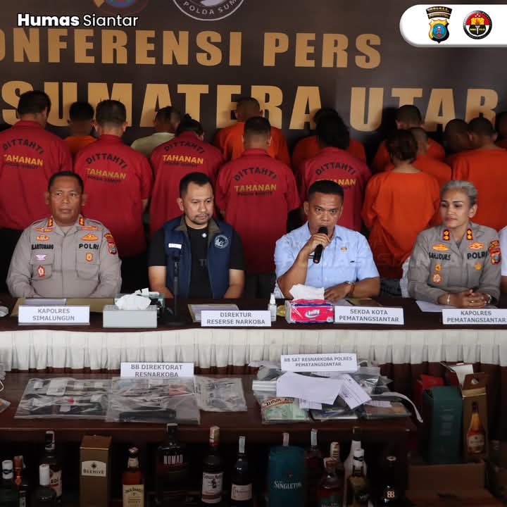 Kapolres Pematangsianțar,Bersama Direktorat Narkoba Polda Sumut Konferensi Pers Peredaran Narkoba dan Miras Ilegal