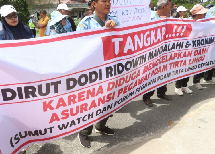 Kapolres Simalungun Terima Massa Aksi Sumut Watch dan Pegawai PDAM Tirta Lihou, Siap Selidiki Dugaan Korupsi