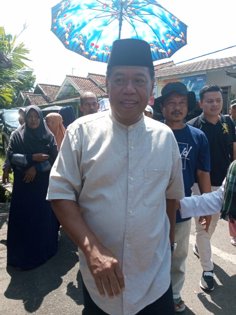 Bupati Majalengka Drs. H.Eman Sulaeman Hadiri Peletakan Batu Pertama Pembangunan Majlis Ta’lim Al- Amin.