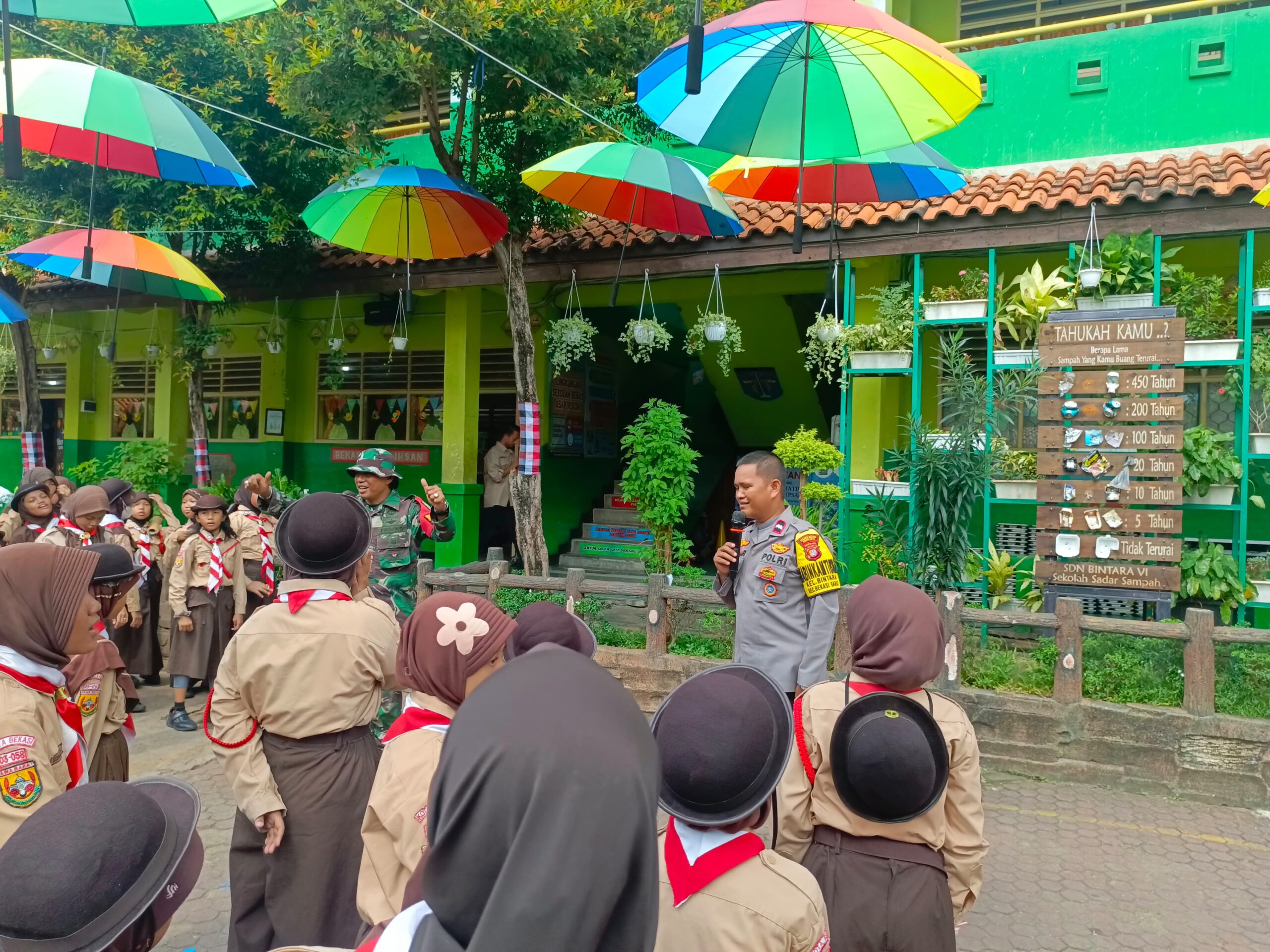 Wujud Sinergitas TNI-POLRI Di Polsek Bekasi Barat Dalam Pembinaan Disiplin Sejak Dini