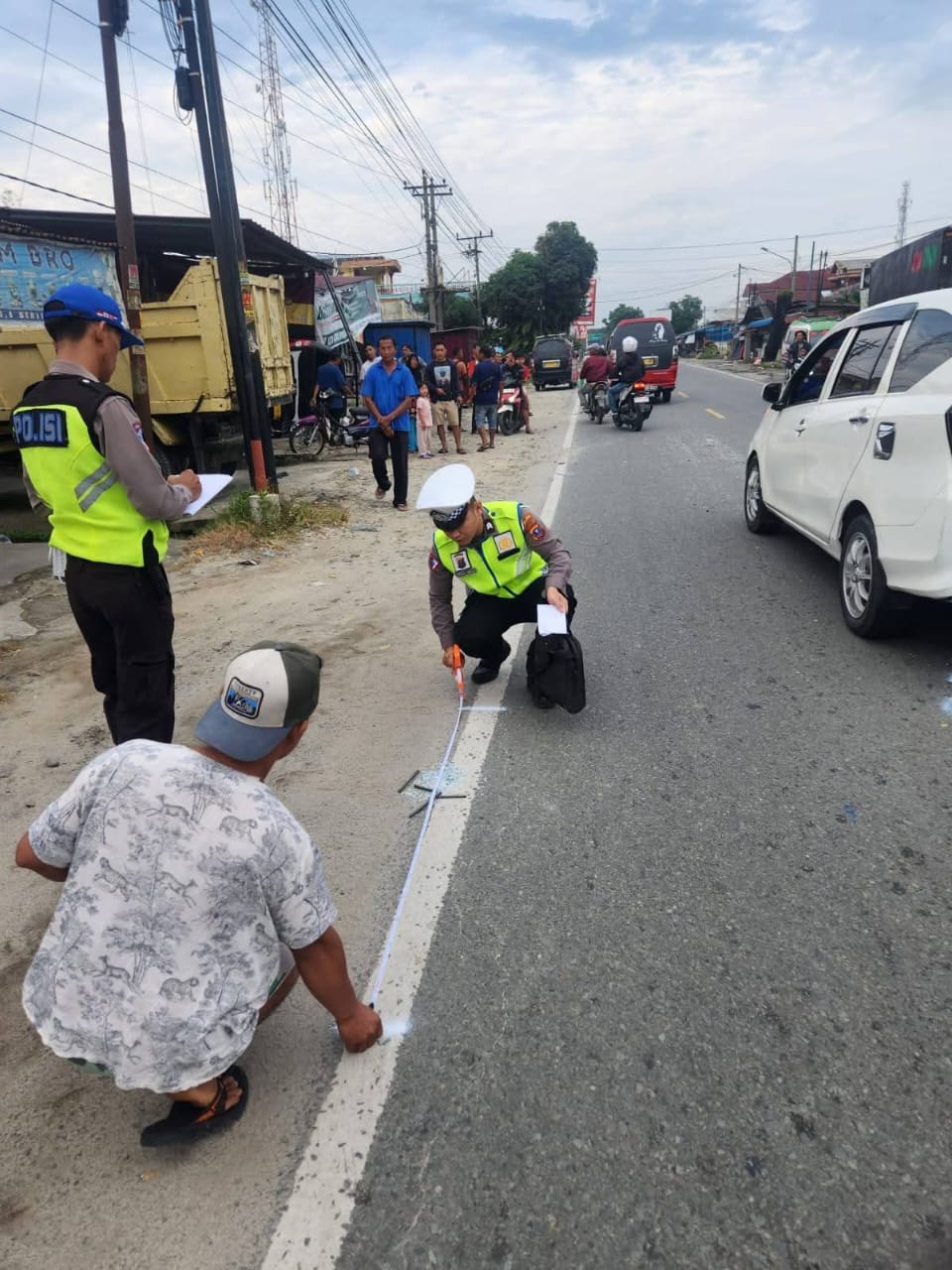 Reaksi Cepat Polres Simalungun Tangani Kecelakaan Beruntun Di Jalan Medan-pematangsiantar