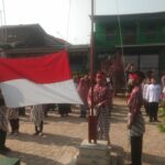 SDN KARANG PAWITAN CIASEM GIRANG MERAYAKAN HARI PENDIDIKAN NASIONAL.