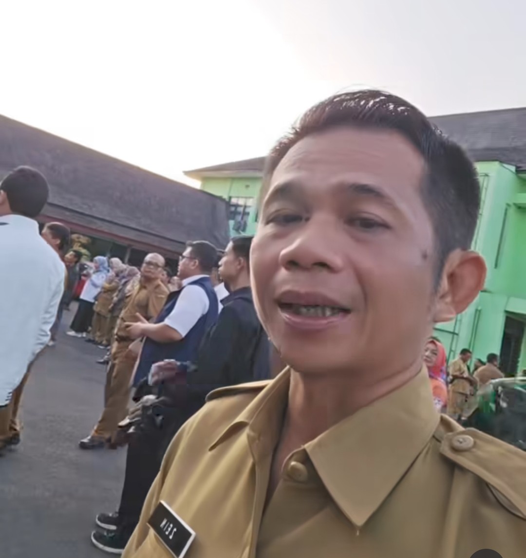 Bupati Purwakarta, Om Zein, Lepas Siswa Bermasalah untuk Dibina di Barak Militer Rindam III/Siliwangi