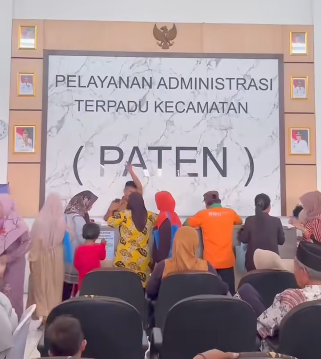 Wakil Bupati Hajimaslani Silaturahmi Bersama Emak-Emak, Buka Pelayanan Terpadu Kecamatan di Batujaya