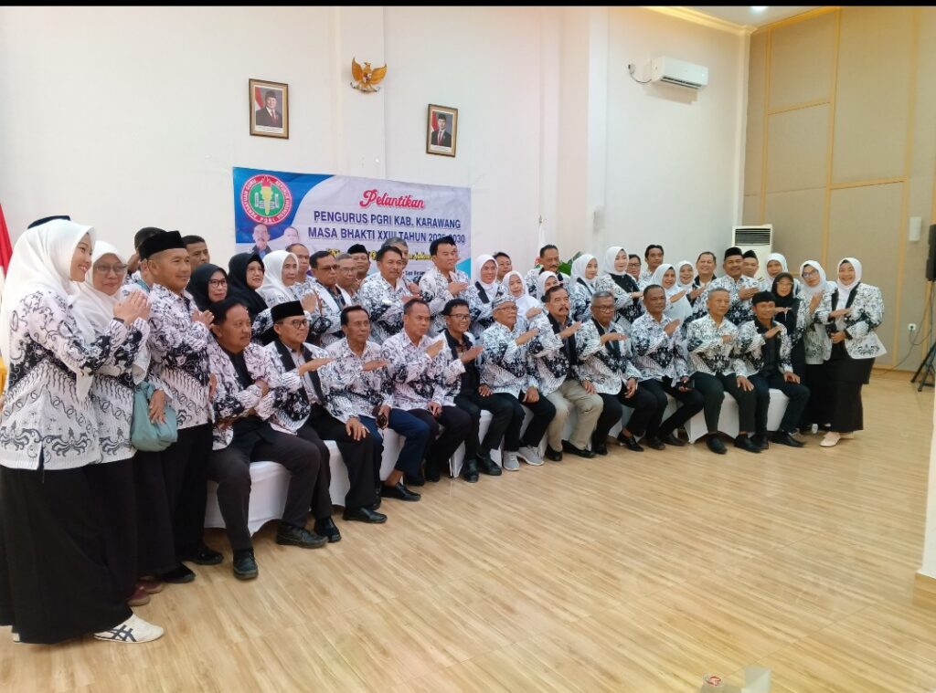 PELANTIKAN KOORDINATOR BIDANG PGRI KABUPATEN KARAWANG, PGRI SIAP PERJUANGKAN NASIB GURU HONORER