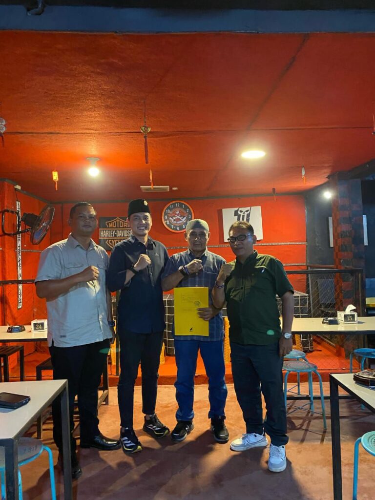 Pembina Bintang Prabowo 08 A.Tanjung SH CPM Menyerahkan Surat Keputusan Labuhanbatu Utara