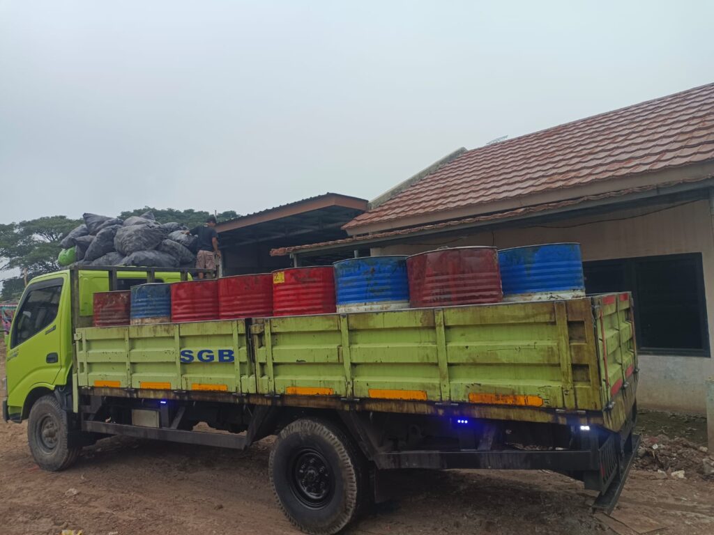 Penyulingan Oli Bekas di Cilincing: Daur Ulang Berbahaya Berdampak pada Lingkungan dan Kesehatan