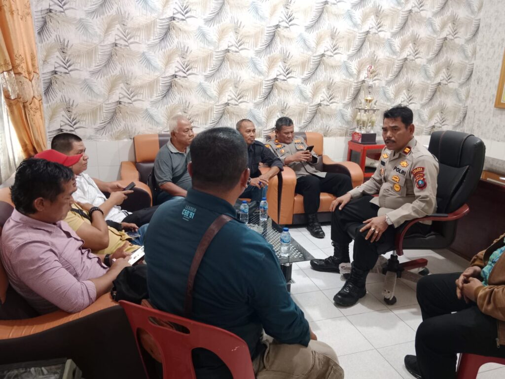 Kapolsek Tanjung Pura Iptu Mimpin Ginting SH Sinergi Dengan Kanit Iptu F.Rozi SH MH: Brantas Angka Kriminal Di Tanjung Pura