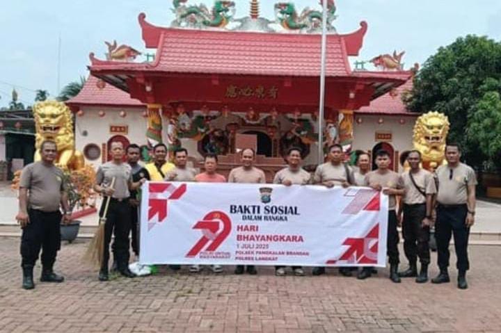 Dalam rangka Hut Bayangkara ke 79 .Polsek Pangkalan Berandan Adakan Giat Bakti Sosial