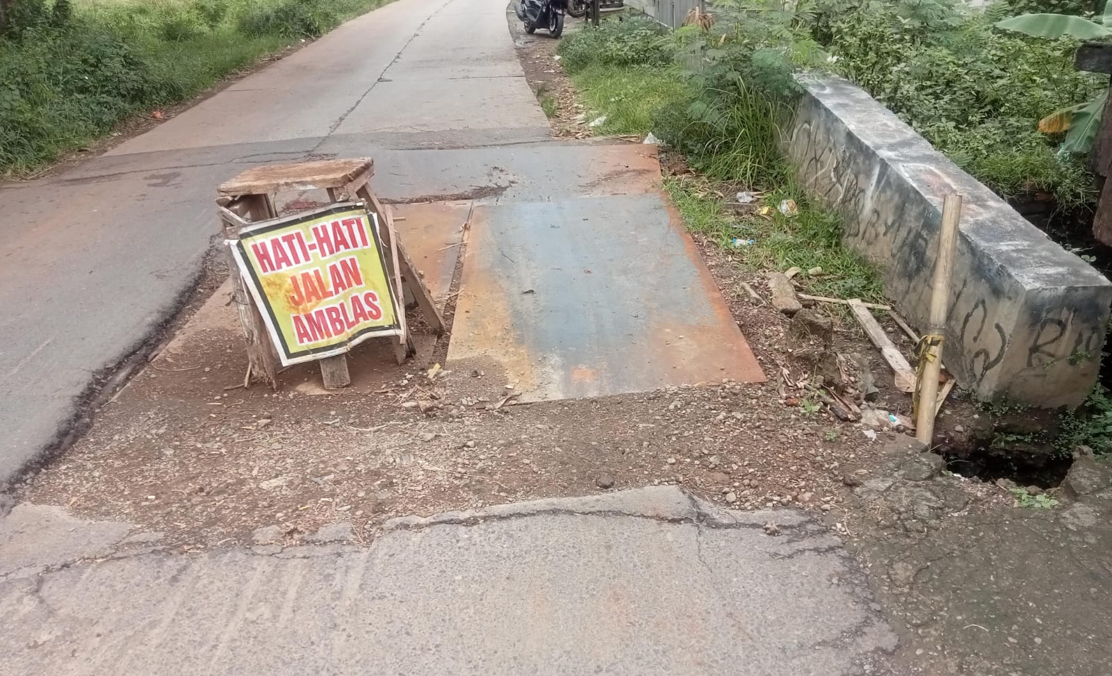 Rusak nya gorong – gorong di Dusun Bojong Loa, Pabuaran memakan korban 10 orang