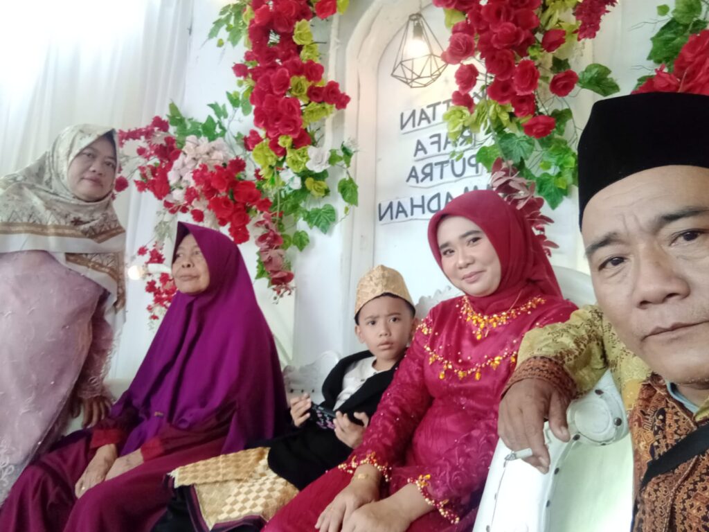 Khitanan Ananda Rafa Bin Andika Putra Disambut Meriah dan Penuh Kehikmatan di Pajar Baru