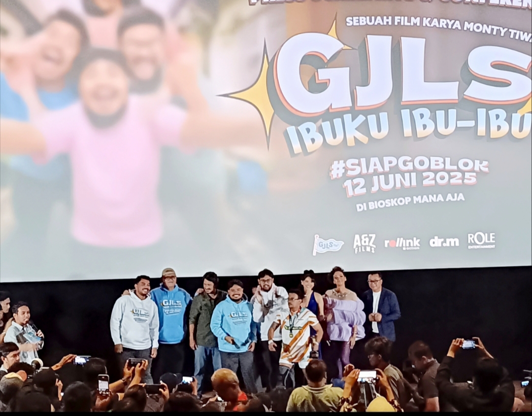 Film GJLS: Seperti Judulnya, Poster Film GJLS : Ibuku Ibu lbu Nggak Jelas!