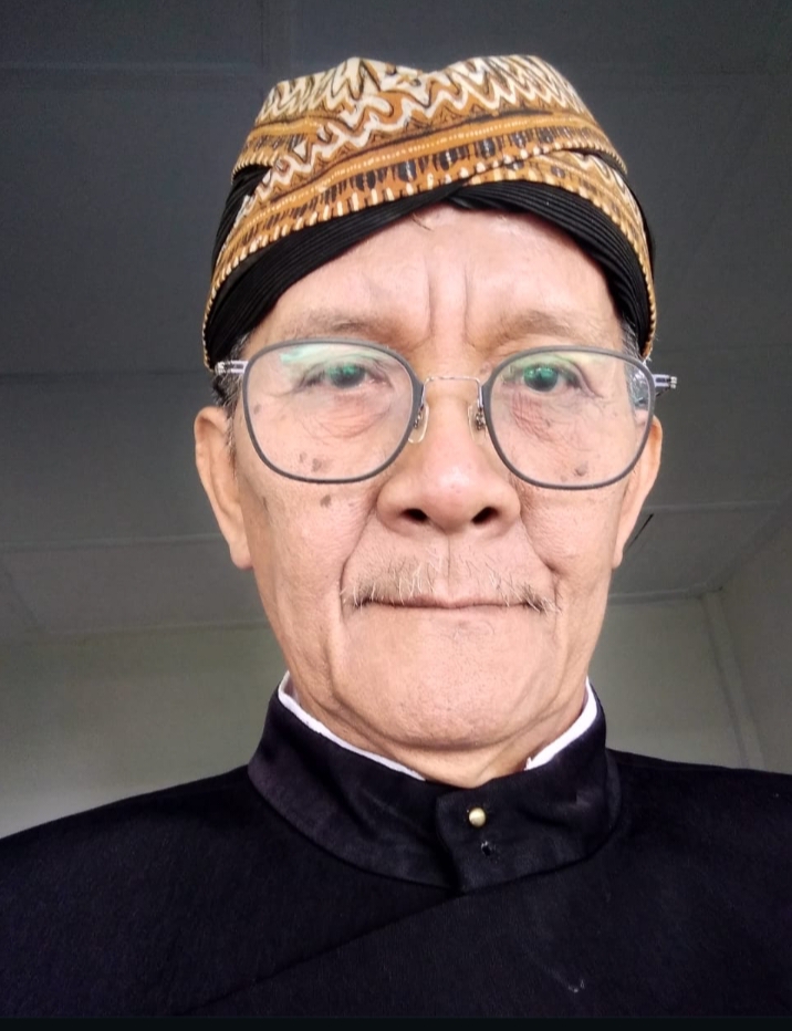 Dewan Penasehat Spirutal DPP LSM ELANG MAS Jacob Ereste Mengulik Nilai-nilai Kearifan Lokal Dari Darmo Gandul, Kitab Ila Galigo Hingga Sarak Basandi Kitabullah.