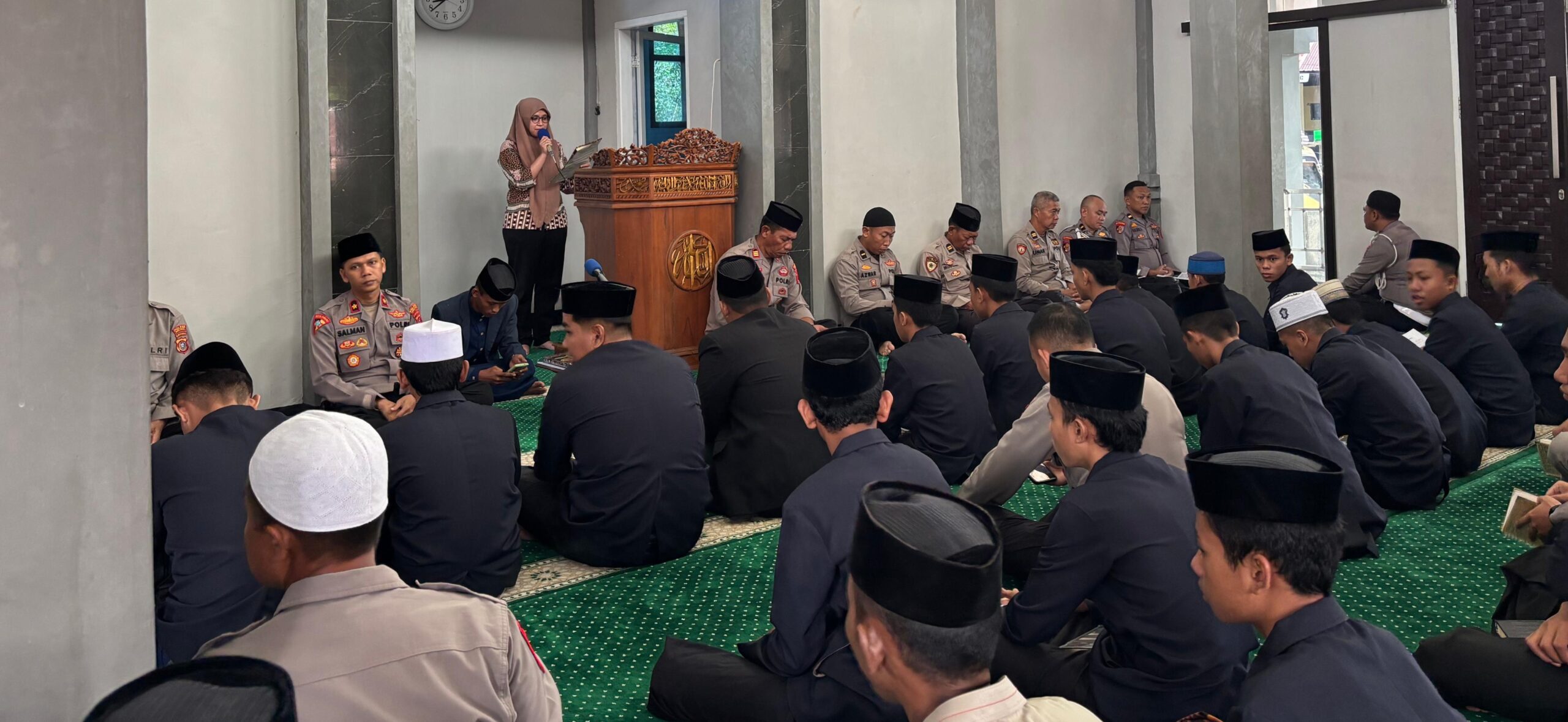 Semangat Hari Bhayangkara ke-79 TH.2025, DZikir dan Doa Bersama di Masjid AT Tarbiyah Polres Kolaka