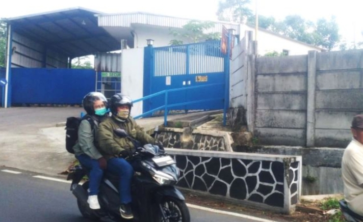 Warga Subang Resah, Diduga Limbah B 3 bercampur Kotoran Sapi Cemari Sungai, PT Agrijaya Prima Sukses dituntut bertanggugjawab.