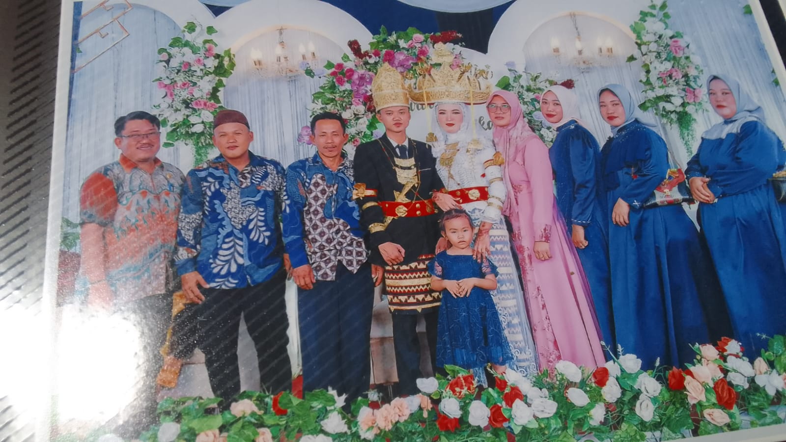 Pernikahan Adat Meriah di Gedung Negara, Camat dan Kades Hadir Beri Kehormatan