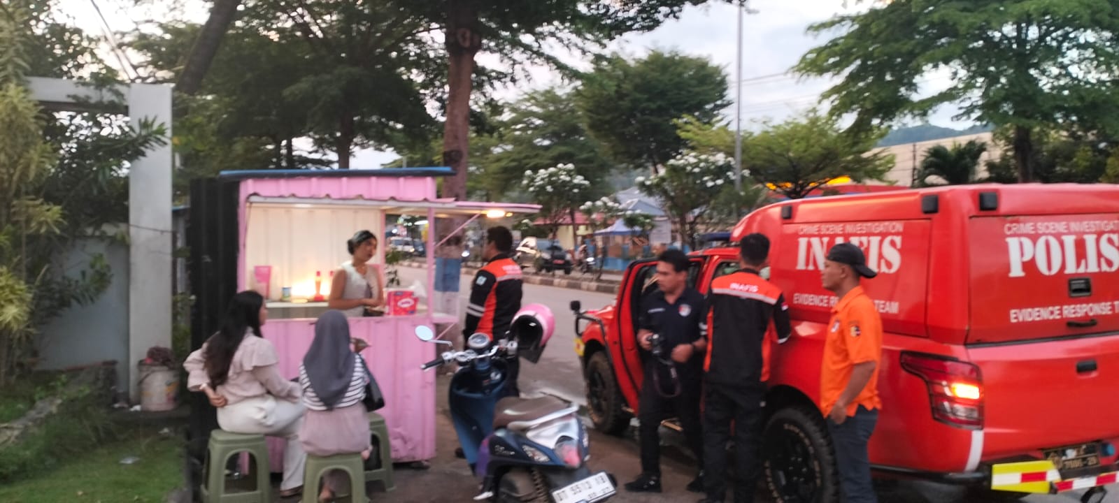 Satreskrim Polres Kolaka Olah TKP Dugaan Pencurian di Gerai Jalan Pemuda