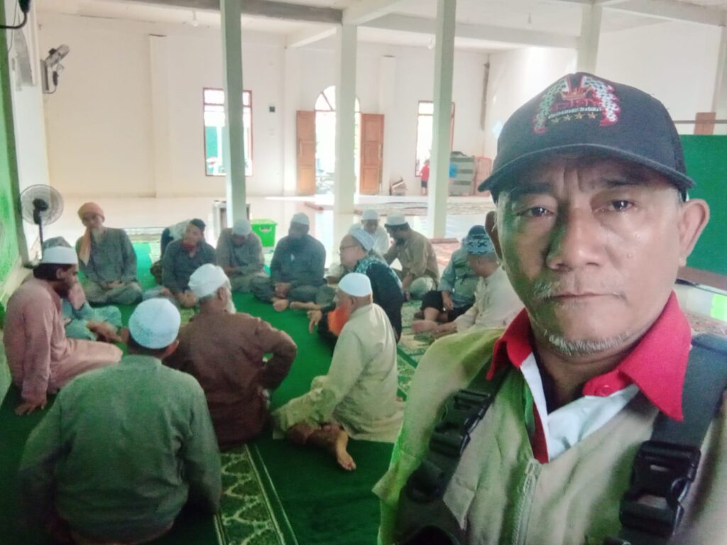 Tokoh Agama India Kunjungi OKU, H. Alikhan Ibrahim Sambut Hangat di Masjid Baiturrohim